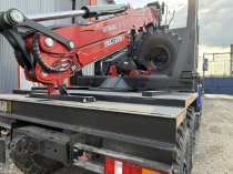 Лесовоз УРАЛ-5557 с новым манипулятором  готов к работе