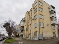 Комната с видом на парк в самом сердце Краснодара