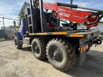 Лесовоз УРАЛ-5557 с новым манипулятором  готов к работе